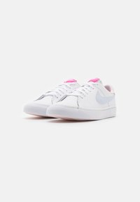 Nike Sportswear COURT LEGACY - Tenisice - white/football grey/cosmic fuchsia/pearl pink
