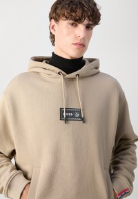 BOSS MOSS NFL - Sweatshirt - light/pastel brown
