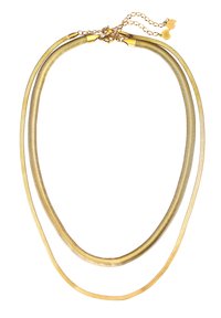 Collier à double chaîne en ton or, mettant en avant deux chaînes serpent parallèles avec une finition texturée et une fermeture à clip.