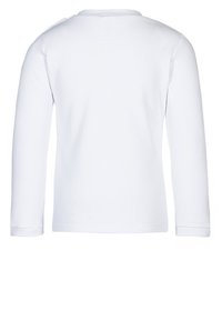 Hvit langermet t-skjorte med rund hals, laget av mykt stoff. Har et enkelt design uten merkbare mønstre eller detaljer.