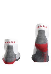 Chaussettes blanches mi-mollet avec des accents gris et rouges, dotées de bords côtelés et d'un logo sur le devant et l'arrière. Design en tricot texturé.