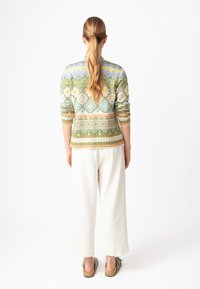Thumbnail Image 8