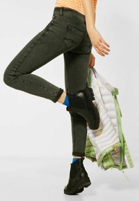 Street One Vaqueros pitillo - mottled green
