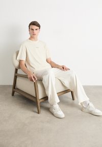 BOSS TEE - Basic T-shirt - open white