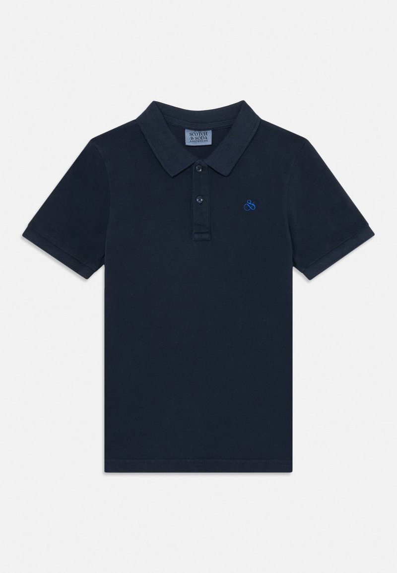 Navyblaues Poloshirt aus Baumwolle mit einer Knopfleiste mit drei Knöpfen, kurzen Ärmeln und einem kleinen blauen Logo auf der linken Brust.