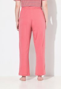 Ulla Popken EINFARBIG - Pyjamahousut/-shortsit - raspberry