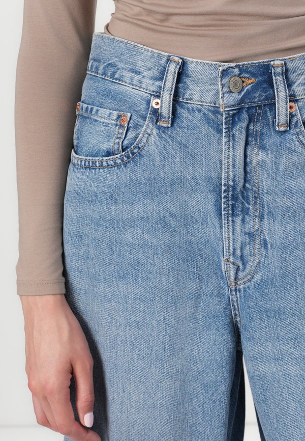 BAGGY FIT DREAM - Relaxed fit jeans - light wash2