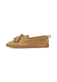 Zapato casual de ante en tono marrón claro con suela de goma plana, diseño sin cordones, ojales a los lados y un adorno de flecos en la parte delantera.