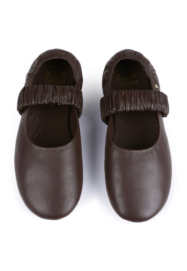 ALLISON - Ankle strap ballet pumps - chocolate2