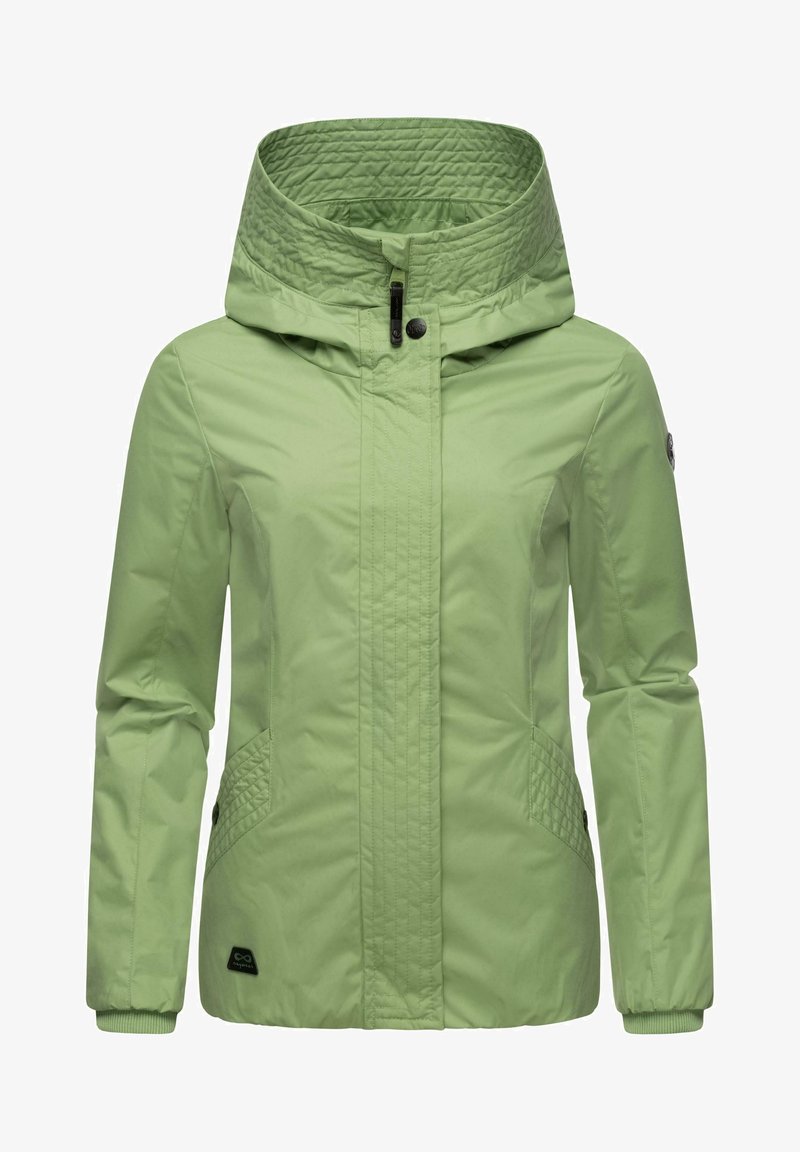 Lys grønn, langermet jakke med høy krage og hette. Har quiltet tekstur på skuldrene og sidene, samt sidelommer med trykknapper.