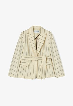 Crème blazer met dunne zwarte verticale strepen, brede revers, lange mouwen, twee voorzakken en een bijpassende stoffen ceintuur in de taille.