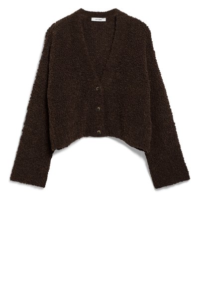 Cardigan court marron en tissu texturé et pelucheux, avec un décolleté en V profond et trois boutons sur le devant. Manches longues.