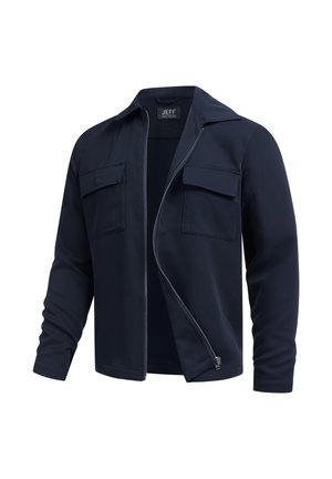 Veste bleu marine avec fermeture éclair avant, deux poches poitrine à rabat, manches longues et col cranté, montrée partiellement dézippée.