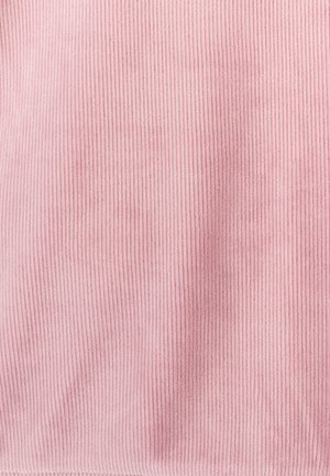Tessuto in corduroy rosa con rib di colore verticale, texture morbida e colore uniforme, adatto per varie applicazioni tessili.