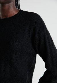 Vero Moda VMYEN ONECK - Maglione - black