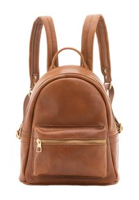 Zaino in pelle marrone con forma arrotondata, finiture in metallo dorato, maniglia superiore e tasca frontale con zip. Dotato di spallacci regolabili.