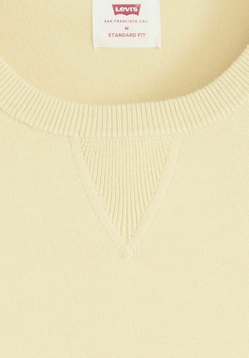 Levi's Pullover in Cremefarbe mit Rundhalsausschnitt, geripptem Kragen und V-förmigem Rippen-Detail unter dem Halsausschnitt, Größe M, Standard-Passform.