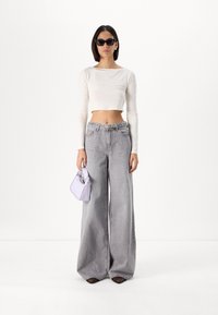 Vero Moda Tall VMANNET WIDE BELT - Platėjantys džinsai - medium grey denim