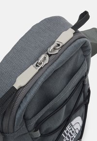 The North Face JESTER CROSSBODY UNISEX - Mala a tiracolo - grey dark heather/asphalt grey