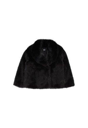Giacca corta in faux fur nera con ampio colletto, superficie testurizzata e silhouette squadrata. Nessuna chiusura visibile o dettagli prominenti.