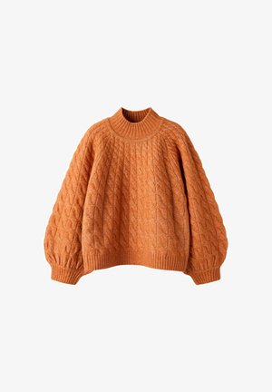 Pull en maille torsadée orange, doté d'un col haut côtelé, de larges manches et d'une coupe décontractée avec des motifs texturés sur l'ensemble.