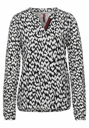 Langærmet bluse med et sort-hvidt abstrakt mønster, v-hals med en maroon accent og samlede manchetter for en tætsiddende pasform.