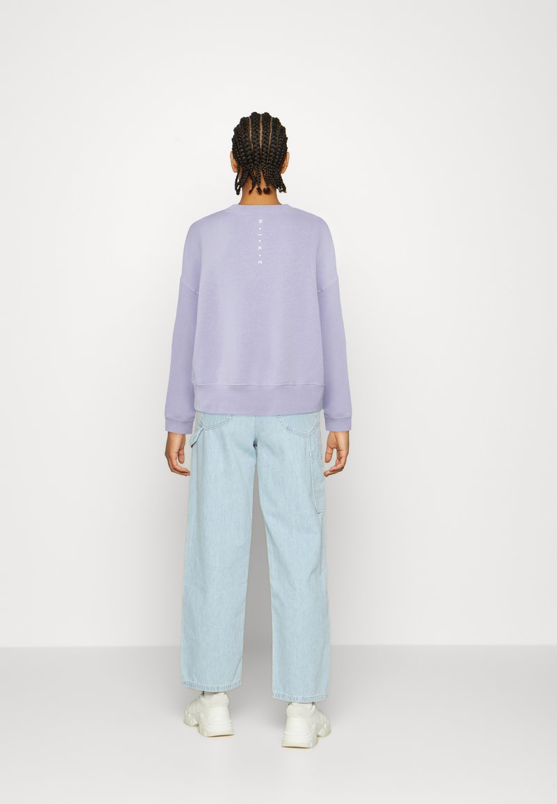 Damen Sweatshirts | Nike Sportswear TREND CREW Sweatshirt purple dawn/flieder - OL49314 Damen Sweatshirts | Nike Sportswear TREND CREW Sweatshirt purple dawn/flieder - OL49314