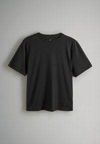 Thumbnail Image 6