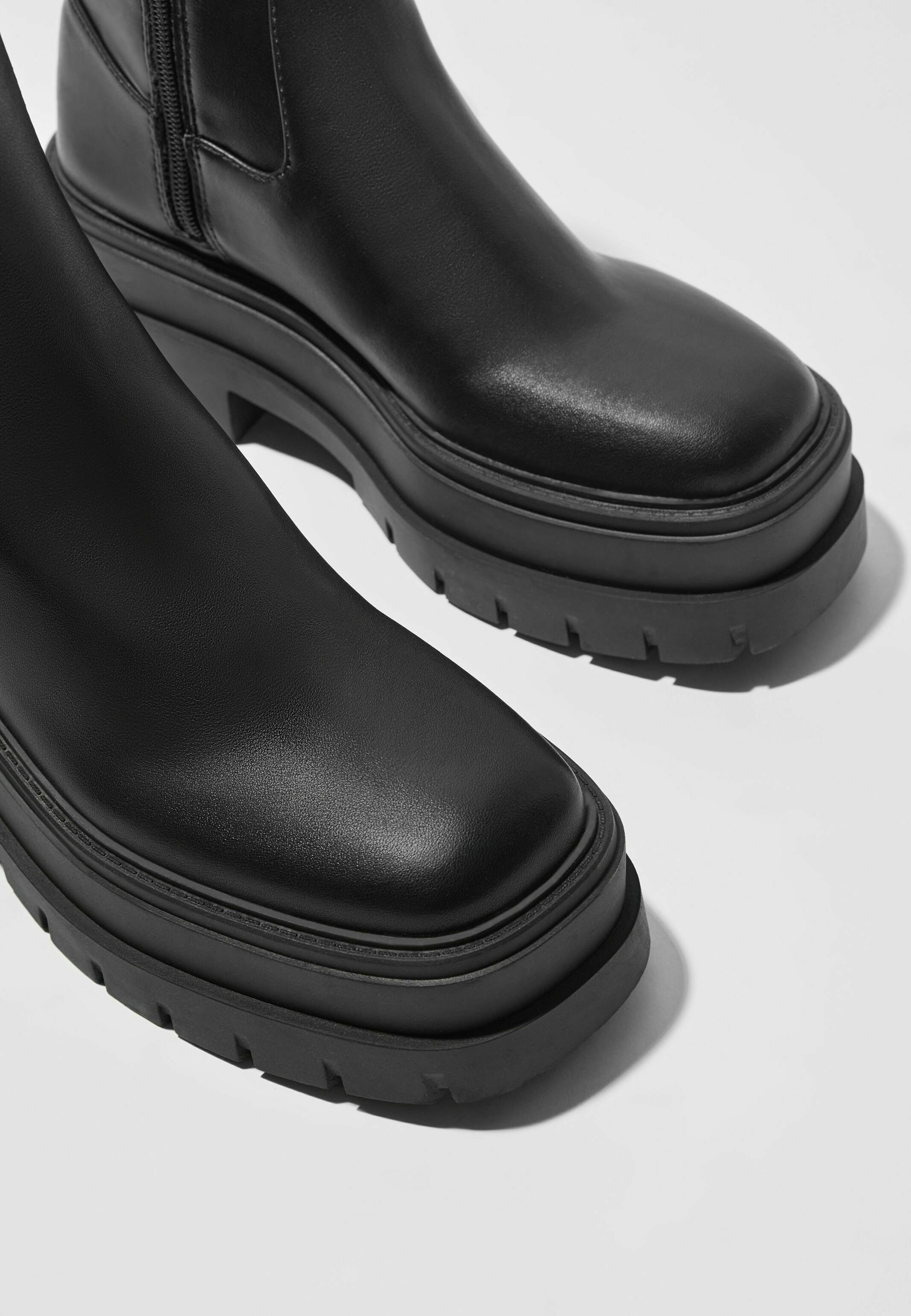 Bershka Enkellaarsjes met plateauzool - black/zwart - Zalando.be