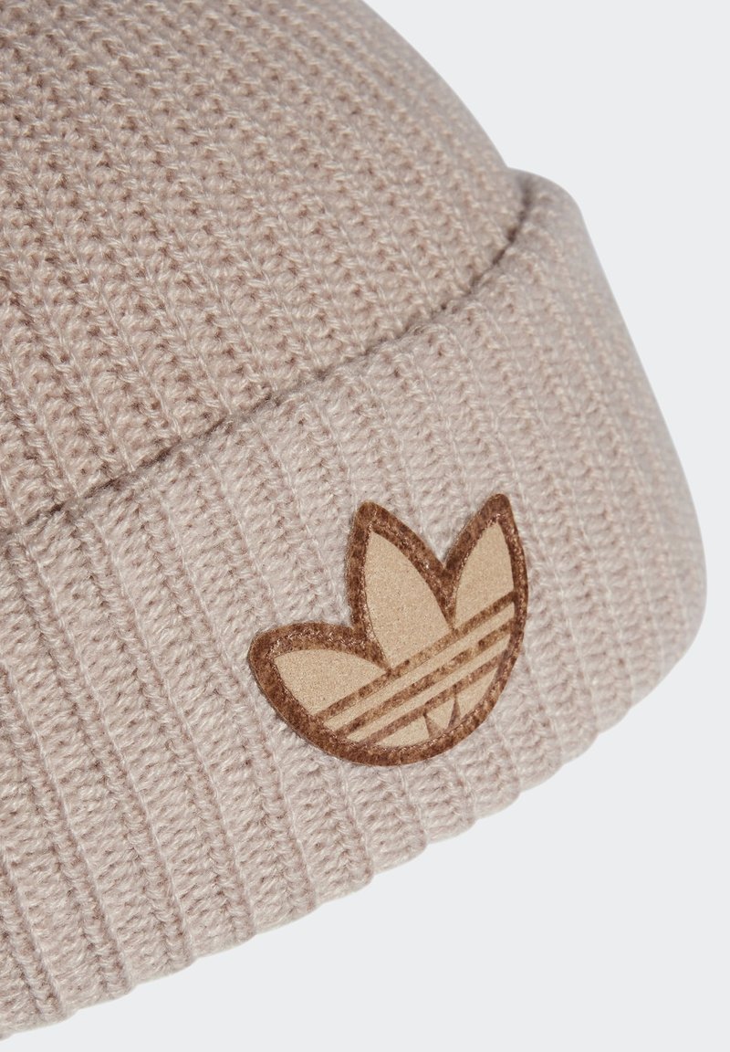 adidas short beanie