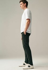Next SLIM FIT STRETCH - Chino - dark green