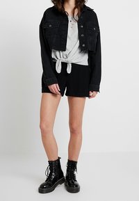Vero Moda Shorts - black