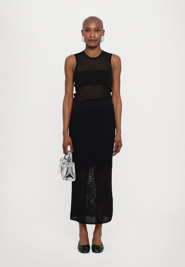 IZZY SLEEVELESS  - Top3