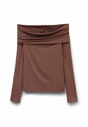 Braunes Oberteil mit schulterfreiem Design und langen Ärmeln, mit einem drapierten Ausschnitt und einem glatten, dehnbaren Stoff, ideal für lässige Anlässe.