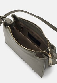 Furla NUVOLA S CROSSBODY - Skulderveske - sage