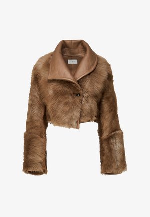 Afgekorte jas van nepbont in bruin met een gladde leren kraag en knoopsluiting; heeft brede mouwen en een zachte, pluizige textuur.