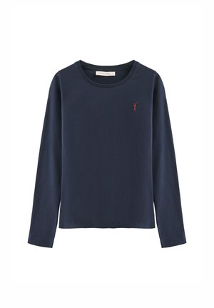 Navyblaues Langarmshirt mit rundem Ausschnitt und kleinem roten Polo-Spieler-Logo auf der linken Brust.