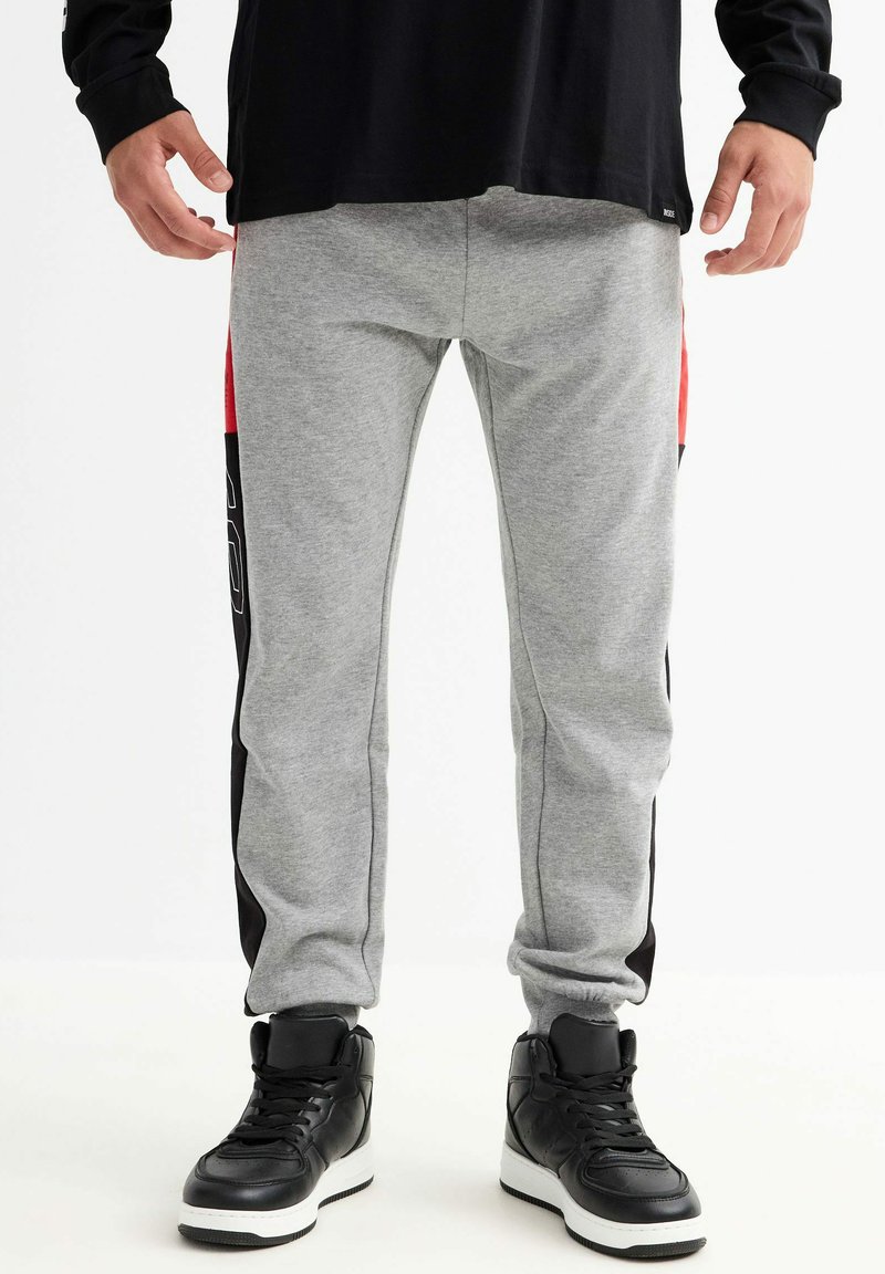 INSIDE JOGGER LEADER - Pantalones deportivos - gris