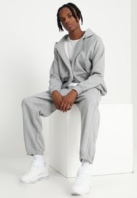 Urban Classics SUIT - Trenirka - grey