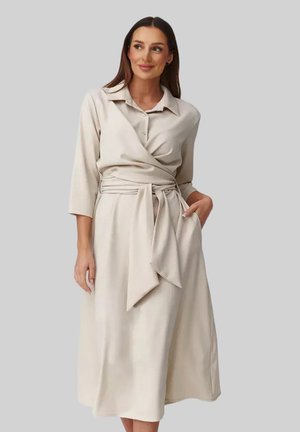 - Sukienka koszulowa