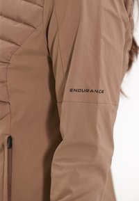 Endurance Outdoorjakke - camel