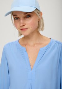 QS MIT AUSSCHNITT - Tunika