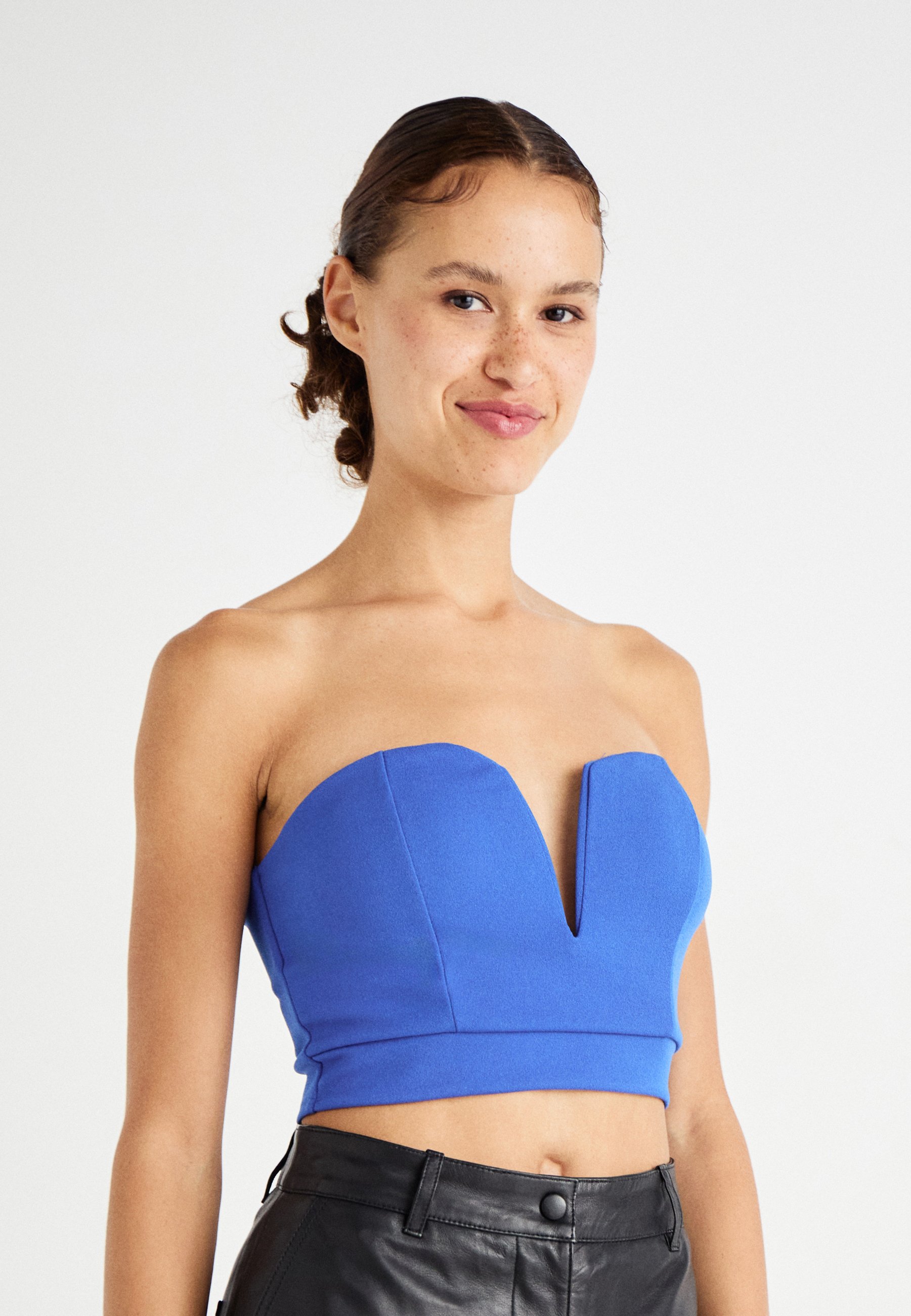 Camicetta da donna con crop top cucito Choli Dupion in seta bordo