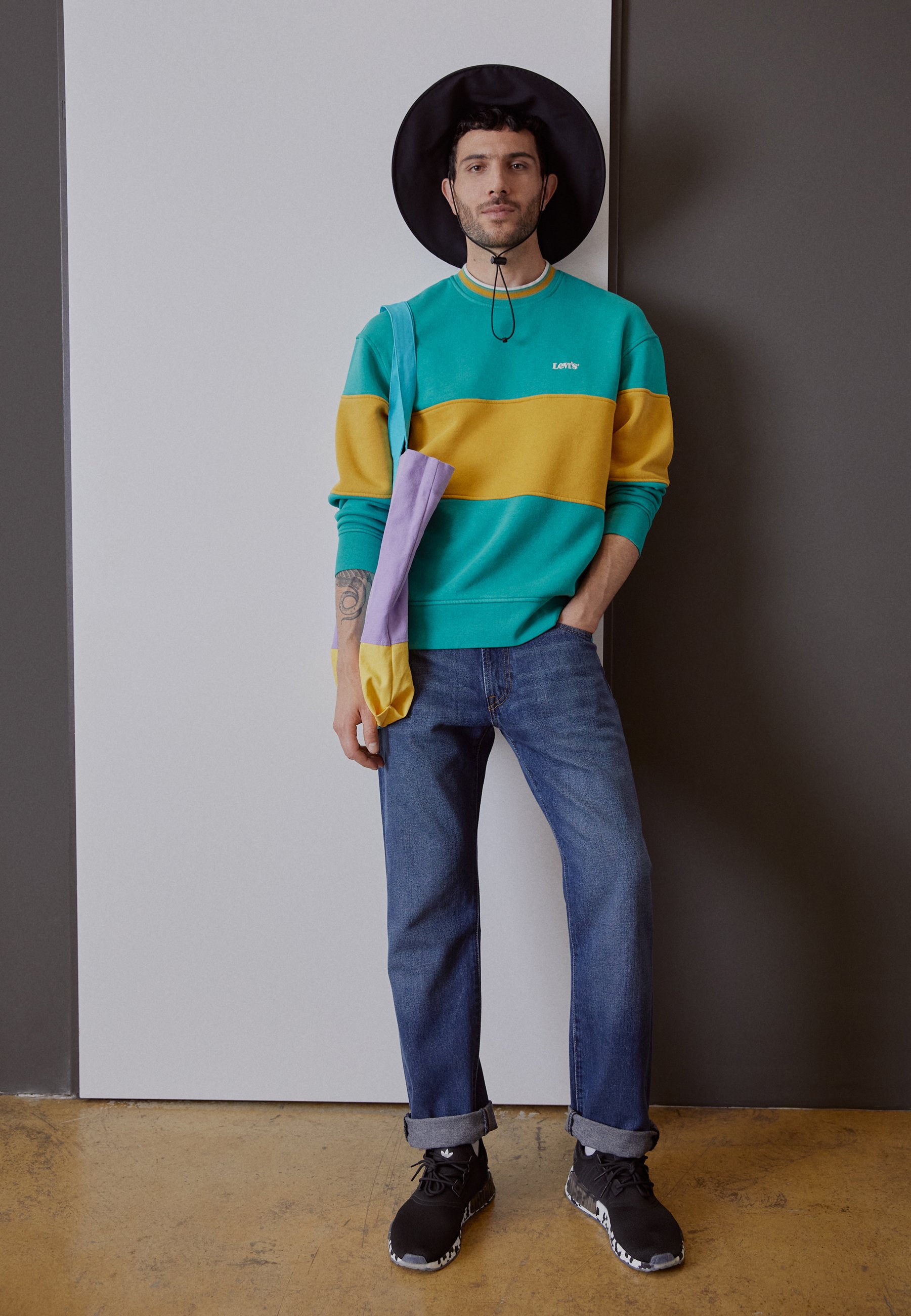 sweat levis colorblock