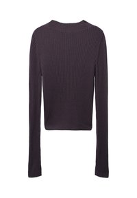 Maglione a costine, corto, di un viola scuro con maniche lunghe e scollatura rotonda, caratterizzato da una texture liscia e una leggera elasticità.