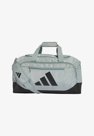 Borsa sportiva tipo duffel grigio chiaro e nero con doppi manici, tracolla, tasca frontale con cerniera e grande logo triangolare nero.