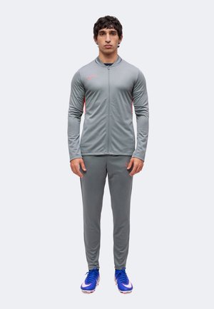 Nike Performance ACADEMY - Survêtement - smoke grey hot punch white hot punch