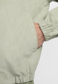 Nike Sportswear HARRINGTON - Vasaras jaka - jade horizon white)