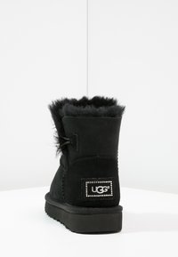 UGG MINI BAILEY BUTTON BLING - Stivaletti - black