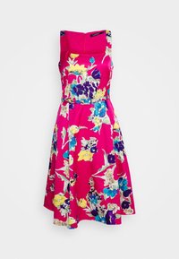 Blommönstrad klänning i stark rosa. Har en figursydd överdel, breda axelband och en utsvängd kjol med en definierad midja. Dragkedjestängning bak.